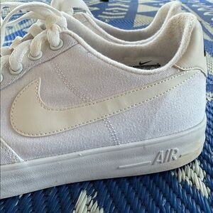 Nike Air Force 1 Men’s‎ Size 11 White Sneakers Shoes Lace Up 630939-101